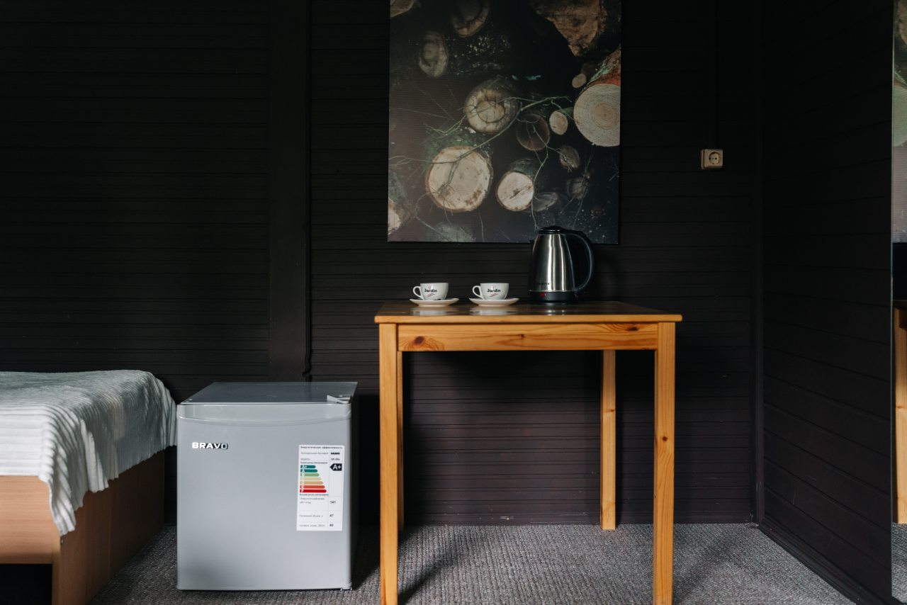 Тихий дом с резной верандой