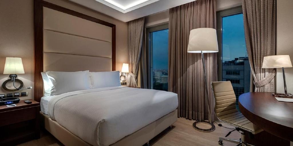 Двухместный (Номер с кроватью размера «queen-size»), Doubletree By Hilton Istanbul Topkapi