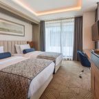 Двухместный (Улучшенный номер с кроватью размера «queen-size», вид на город), Golden Tulip Istanbul Bayrampasa