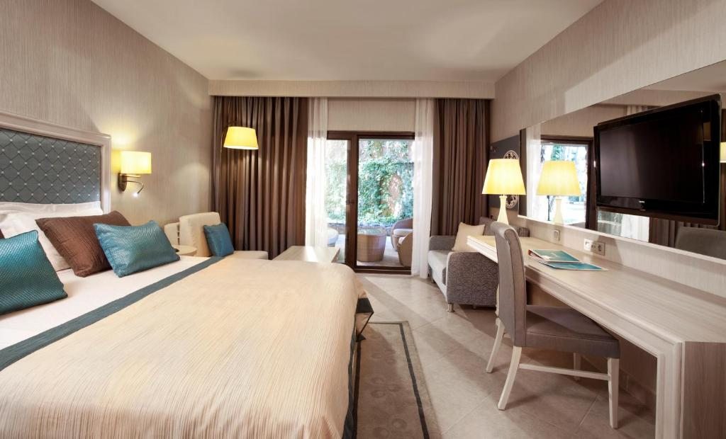 Двухместный (Улучшенный двухместный номер с 1 кроватью или 2 отдельными кроватями) отеля Martı Myra, Текирова