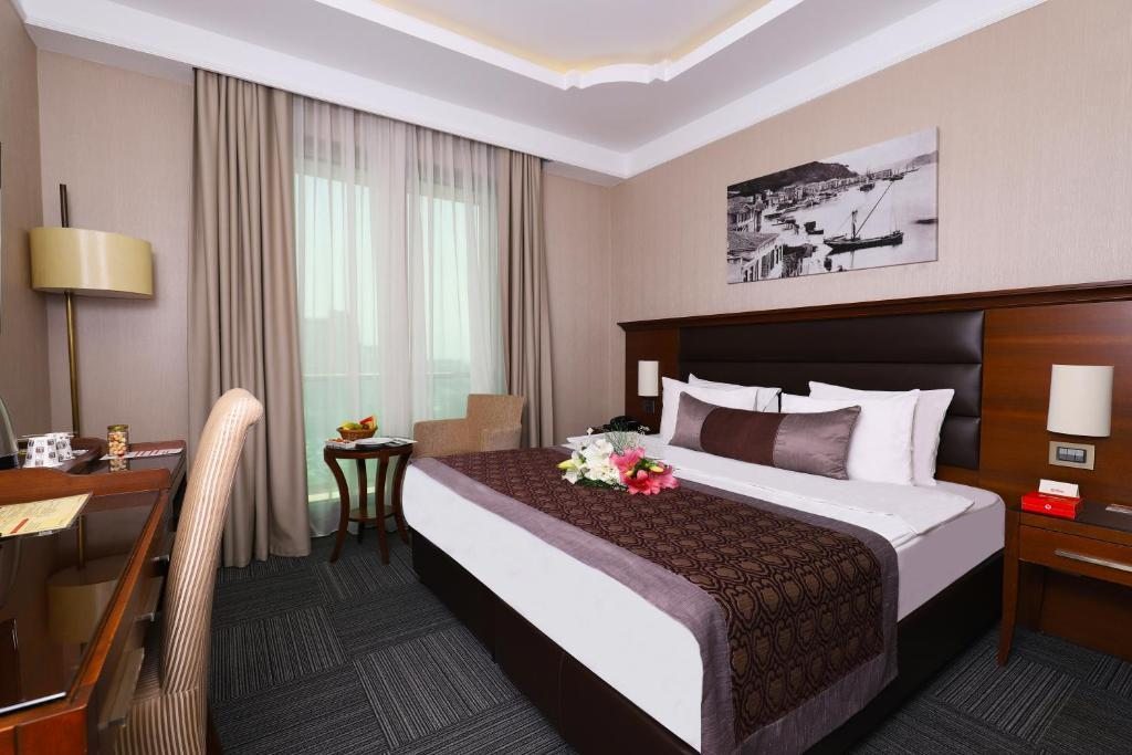 Двухместный (Двухместный номер с 1 кроватью или 2 отдельными кроватями и видом на море) отеля Grand Makel Hotel Topkapi, Стамбул
