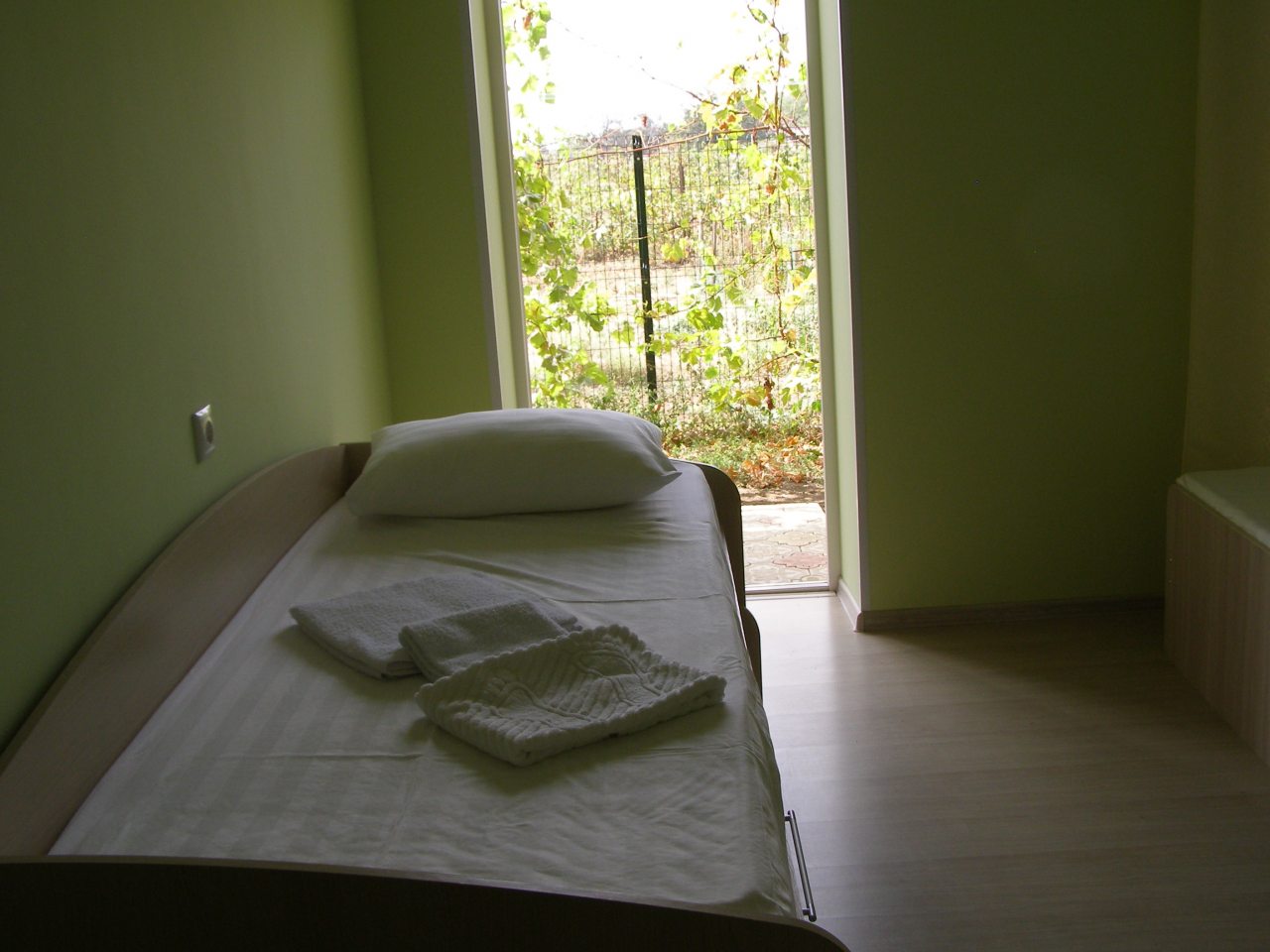 Люкс (Двухкомнатный семейный 1 этаж, №11, №12, №13,), Гостиница Добрый Бобр