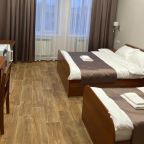 Вид на город, дорогу, парковка