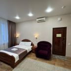 Допместо кресло-кровать,удобства в номере, фен, ТВ,холод-к