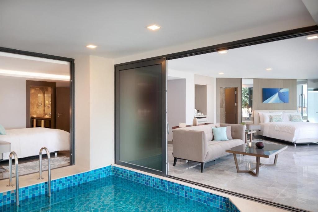 Сьюит (Люкс с крытым бассейном, 2 спальнями и балконом, вид на море) курортного отеля LUX* Bodrum Resort & Residences, Богазычи