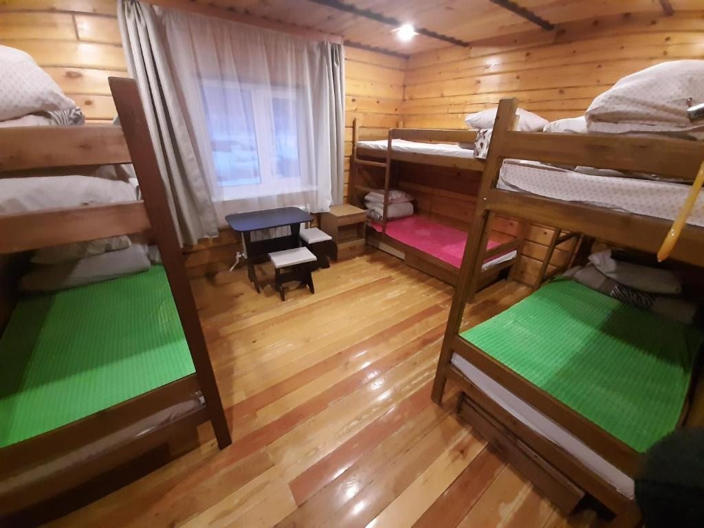 Номер (Кровать в общем 6-местном номере для мужчин и женщин) хостела Ice, Байкальск