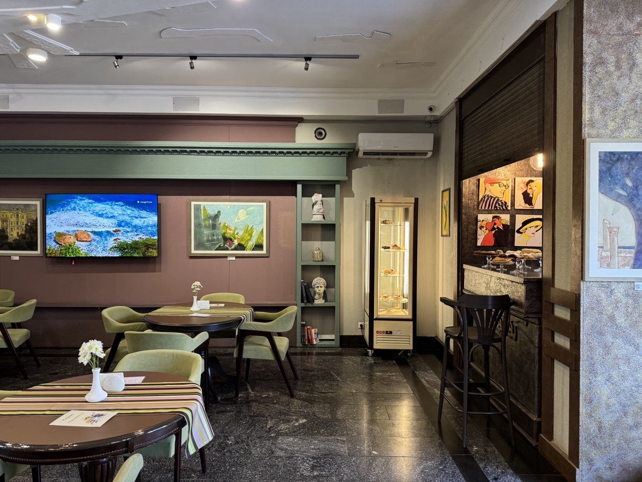 Кафе, Арт-отель Украина