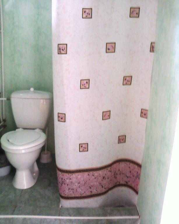 Двухместный (Двухместный номер с 2 отдельными кроватями и собственной ванной комнатой) гостевого дома Соловьиный край, Архипо-Осиповка