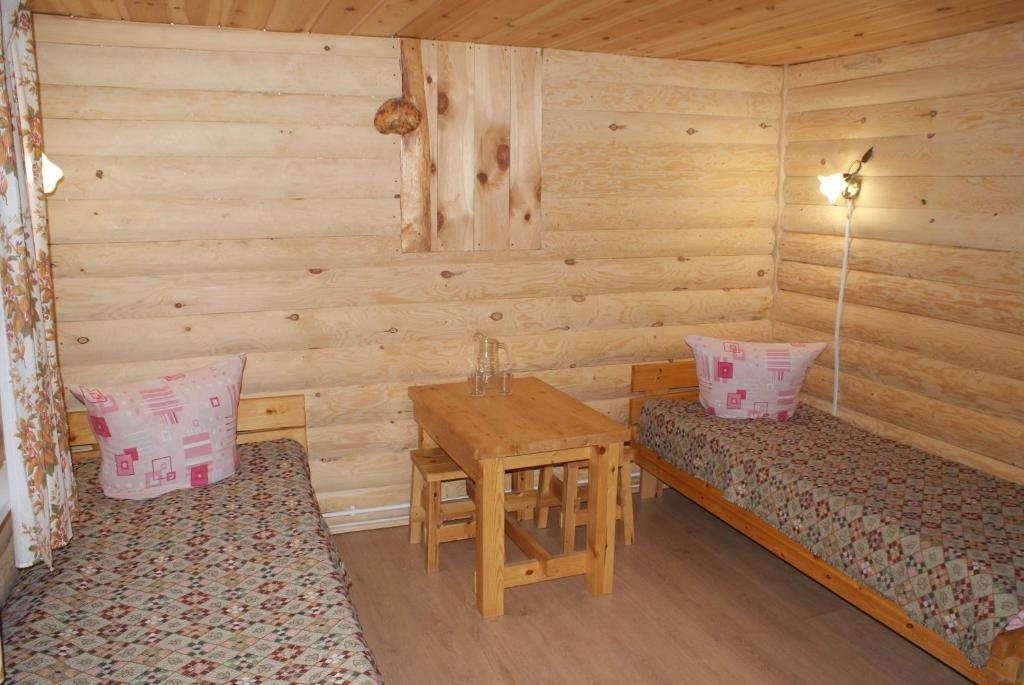 Номер (Односпальная кровать в общем номере c 2 кроватями) гостевого дома Александра Бекетова, Усть-Баргузин