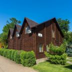 Коттедж (Двухэтажный "Дом Охотника" с 5-ю спальнями, беседкой и мангальной зоной), Парк-Отель Усадьба Фамилия