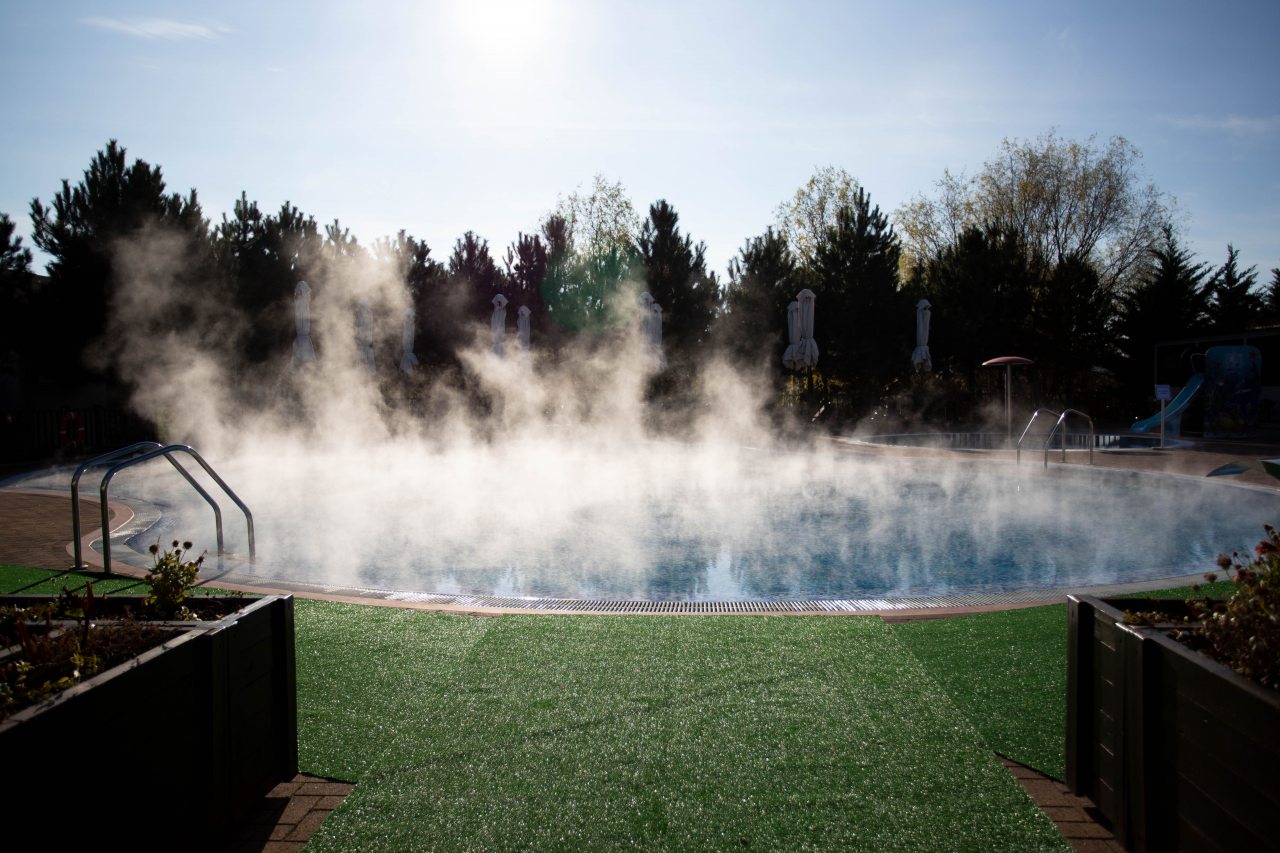 бассейн с подогревом