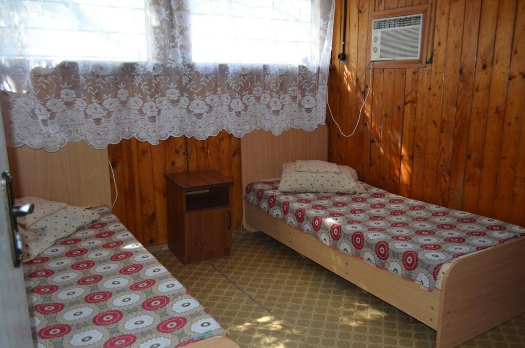 Двухместный (Мини-дом стандарт с 2 отдельными кроватями) базы отдыха Дружба, Голубицкая