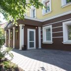 Номер (Нижнее спальное место в общем номере (со шторками)), Хостел Арт