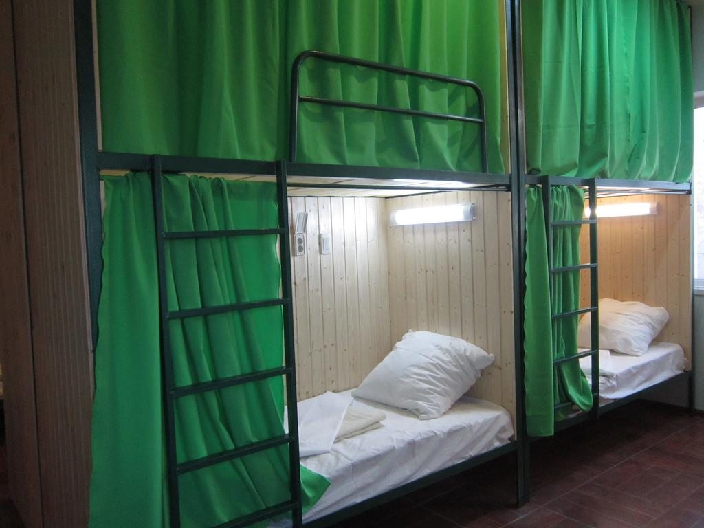 Номер (Спальное место на двухъярусной кровати в общем 14-местном номере для мужчин и женщин) хостела Благодать, Волгоград