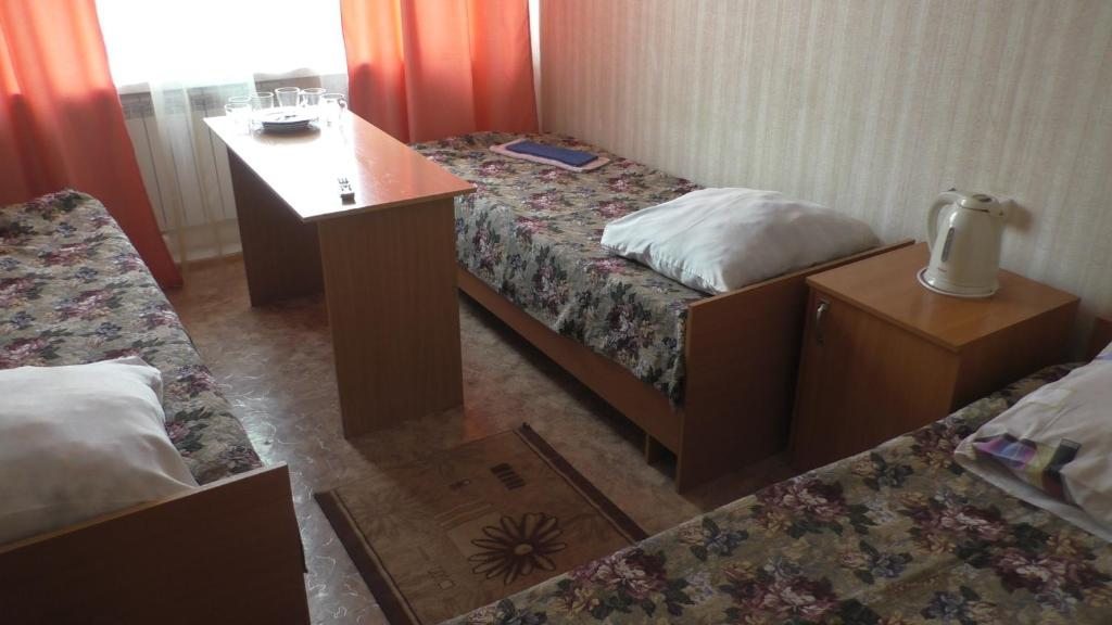 Трехместный (Трехместный номер с основными удобствами) отеля УДа, Нижнеудинск