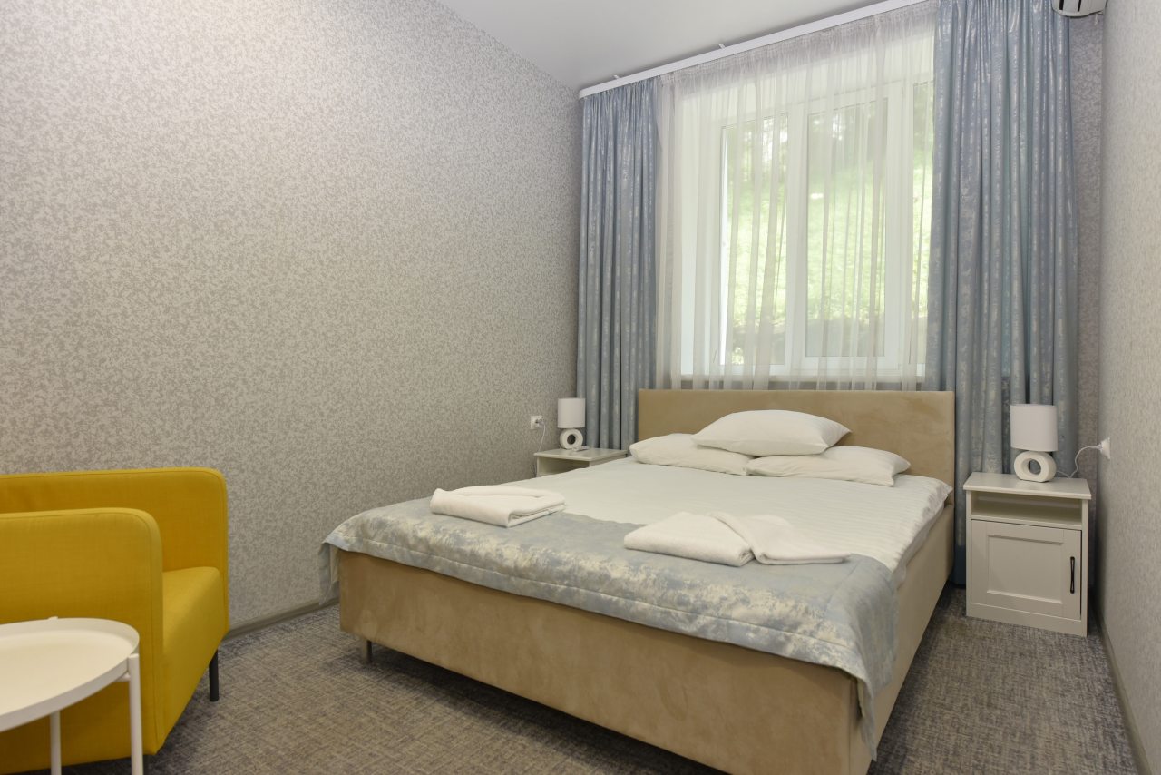 Двухместный (Стандартный двухместный с одной двуспальной кроватью) отеля Golden Horn Bay View, Владивосток