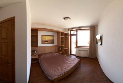 Двухместный (Двухместный номер с 1 кроватью и балконом) гостевого дома Лаборатория приключений, Севастополь
