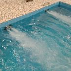 Бассейн с противотоком, Гостиница Барбарис