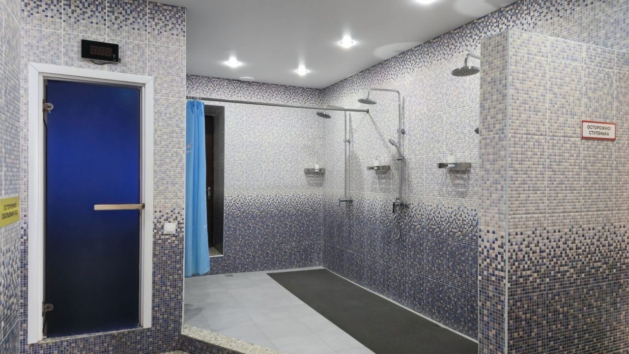 Бассейн с противотоком, Гостиница Барбарис