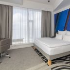Одноместный (Номер Suite, с видом на реку - с двуспальной кроватью, диваном и ванной), Отель Novotel