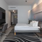Одноместный (Номер Standard, с видом на город - с двуспальной кроватью), Отель Novotel