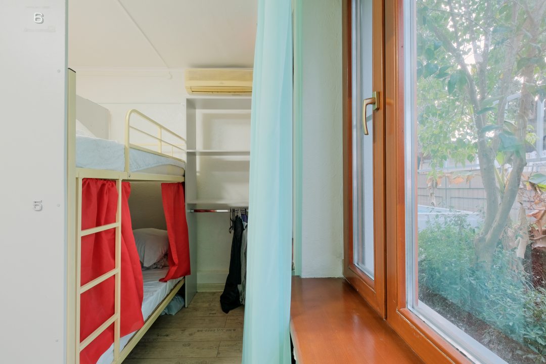 Одноместный (Верхняя кровать в номере для мужчин) хостела Red cat, Сочи
