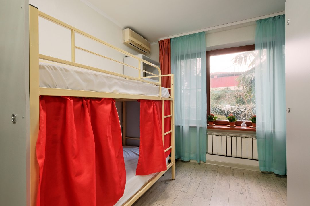 Одноместный (Нижняя кровать в номере для женщин) хостела Red cat, Сочи