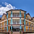 Фасад отеля «Золотой Фазан» 3*, Кучугуры