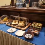 Континентальный завтрак, Апартаменты Необыкновенный дом