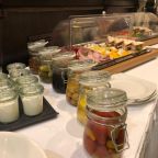 Континентальный завтрак, Апартаменты Необыкновенный дом