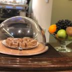 Континентальный завтрак, Апартаменты Необыкновенный дом