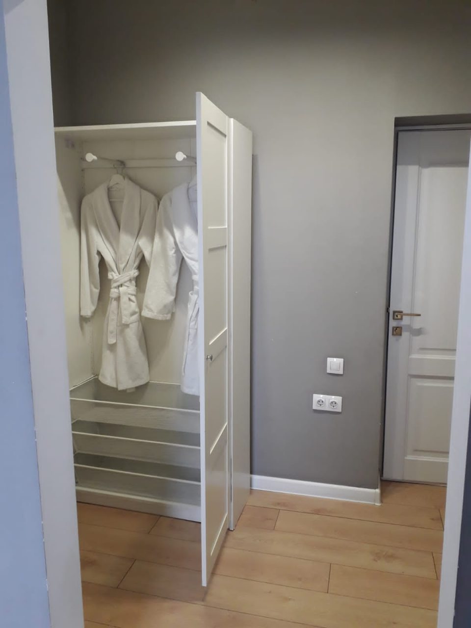 Люкс (Стандарт улучшенный с 2х спальной кроватью), Отель Заря