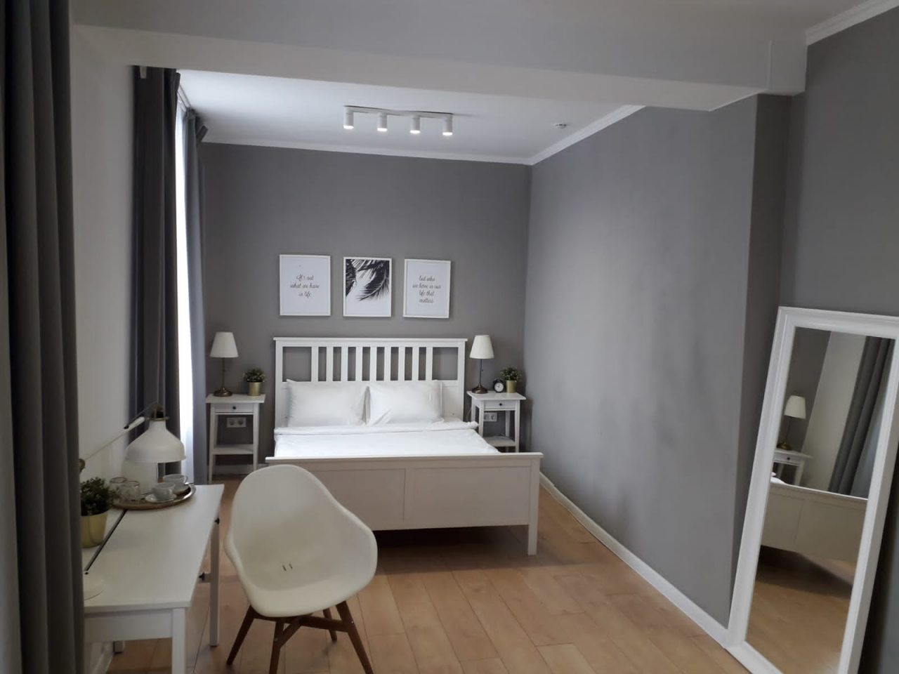 Люкс (Стандарт улучшенный с 2х спальной кроватью), Отель Заря