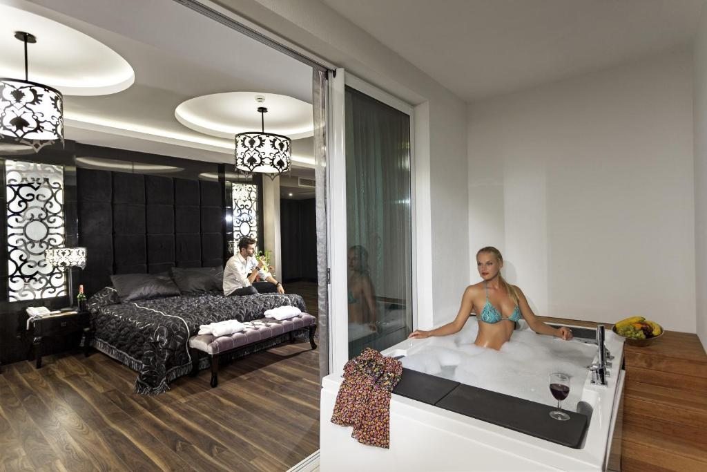 Двухместный (Люкс с кроватью размера «king-size») отеля Karmir, Гейнюк (Средиземноморский регион)