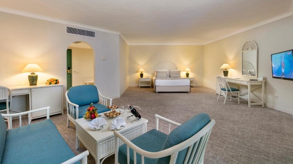 Сьюит (Полулюкс) курортного отеля Mirage Park Resort, Гейнюк (Средиземноморский регион)
