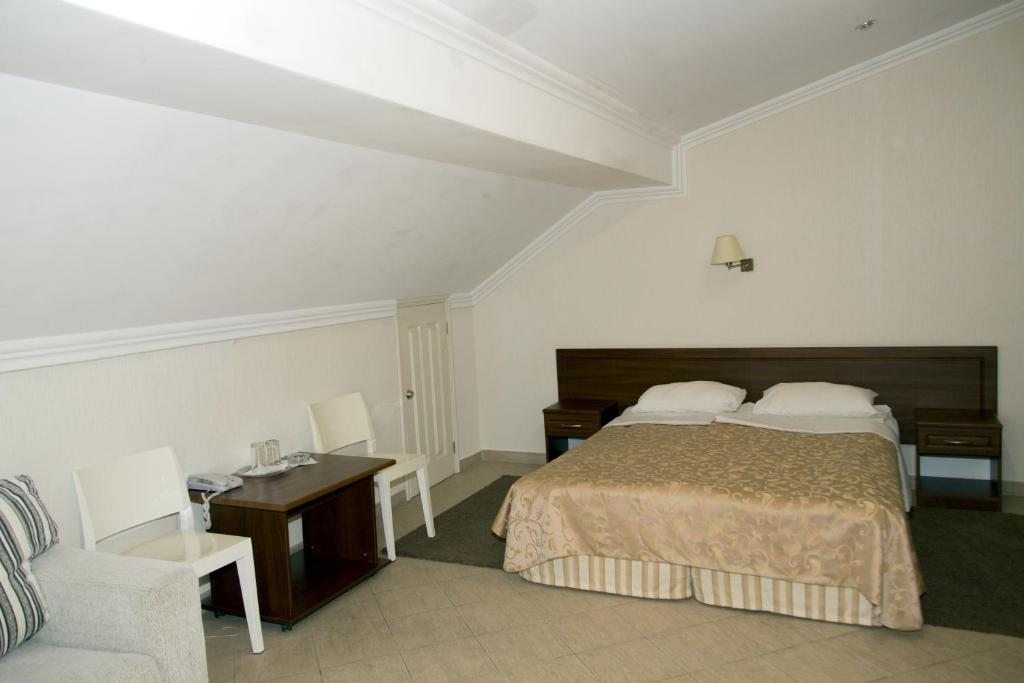 Двухместный (Двухместный номер с 2 отдельными кроватями и видом на море) курортного отеля Райда, Гагра