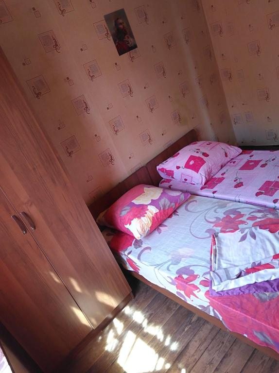 Двухместный (Бюджетный двухместный номер с 2 отдельными кроватями) гостевого дома У Вилии и Карини, Приморское (Цкуара)