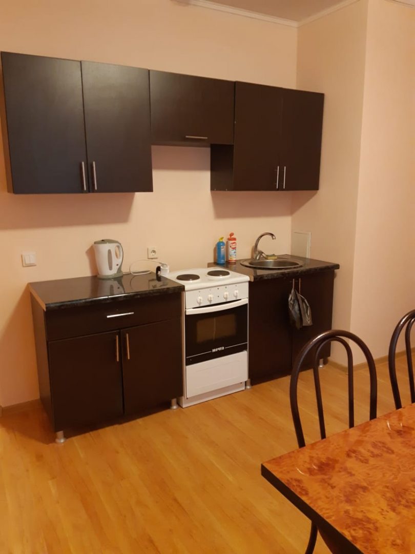 Люкс (Апартаменты четырехместные двухкомнатные с кухней) базы отдыха Меркурий, Широкая Балка