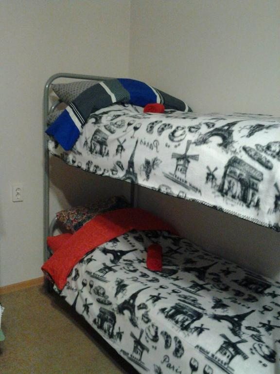 Номер (Спальное место на двухъярусной кровати в общем номере для мужчин) хостела МИР, Иркутск