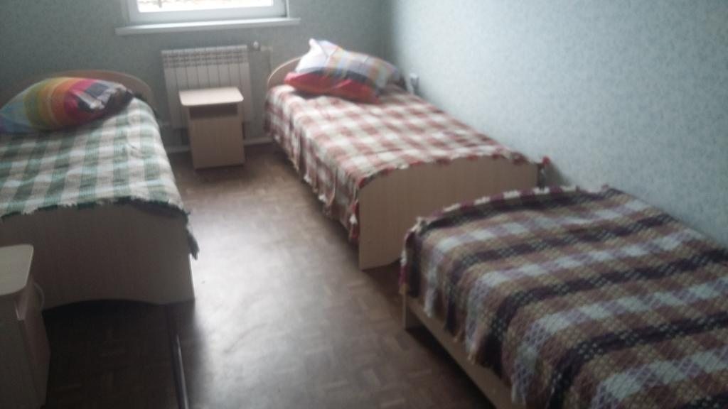 Трехместный (Бюджетный трехместный номер) гостиницы Север, Северобайкальск