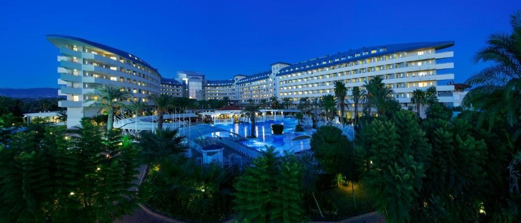 Курортный отель Crystal Admiral Resort Suites & Spa, Кызылот