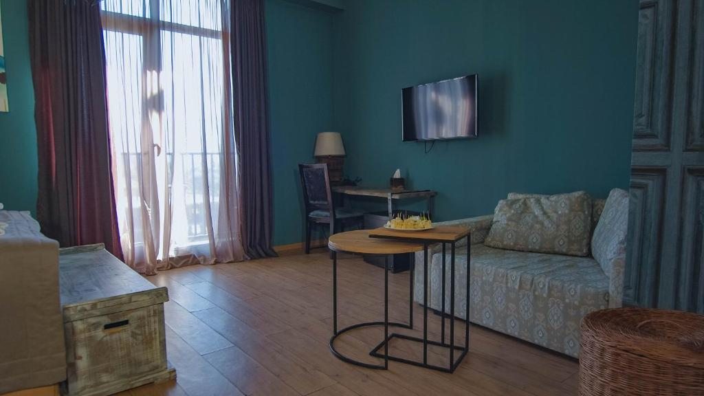 Двухместный (Двухместный номер с 1 кроватью и видом на горы) отеля Best Western Plus Batumi, Батуми