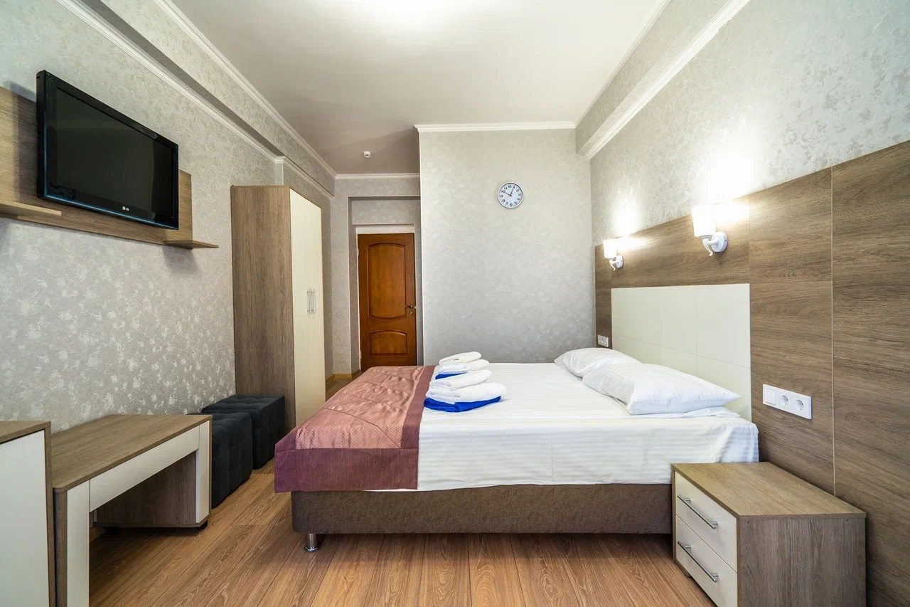 Двухместный (Стандарт без балкона МОРЕ) гостиницы Грейс Арли, Адлер
