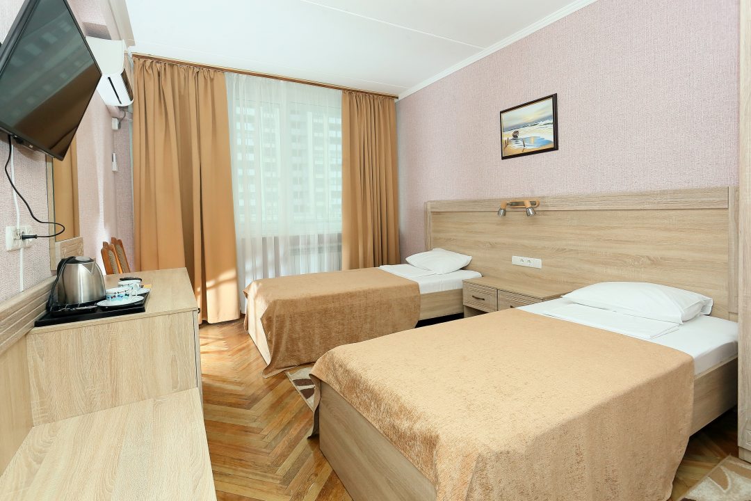 Двухместный ((2, 4 этаж)) гостиничного комплекса Крым, Севастополь