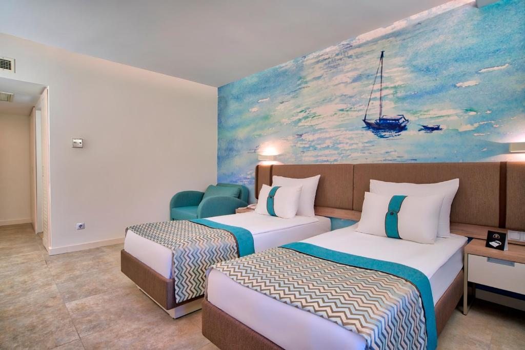 Двухместный (Стандартный двухместный номер с 1 кроватью или 2 отдельными кроватями) курортного отеля Pirate's Beach Club, Текирова