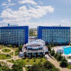Фасад комплекса Aquamarine Resort & SPA, Севастополь