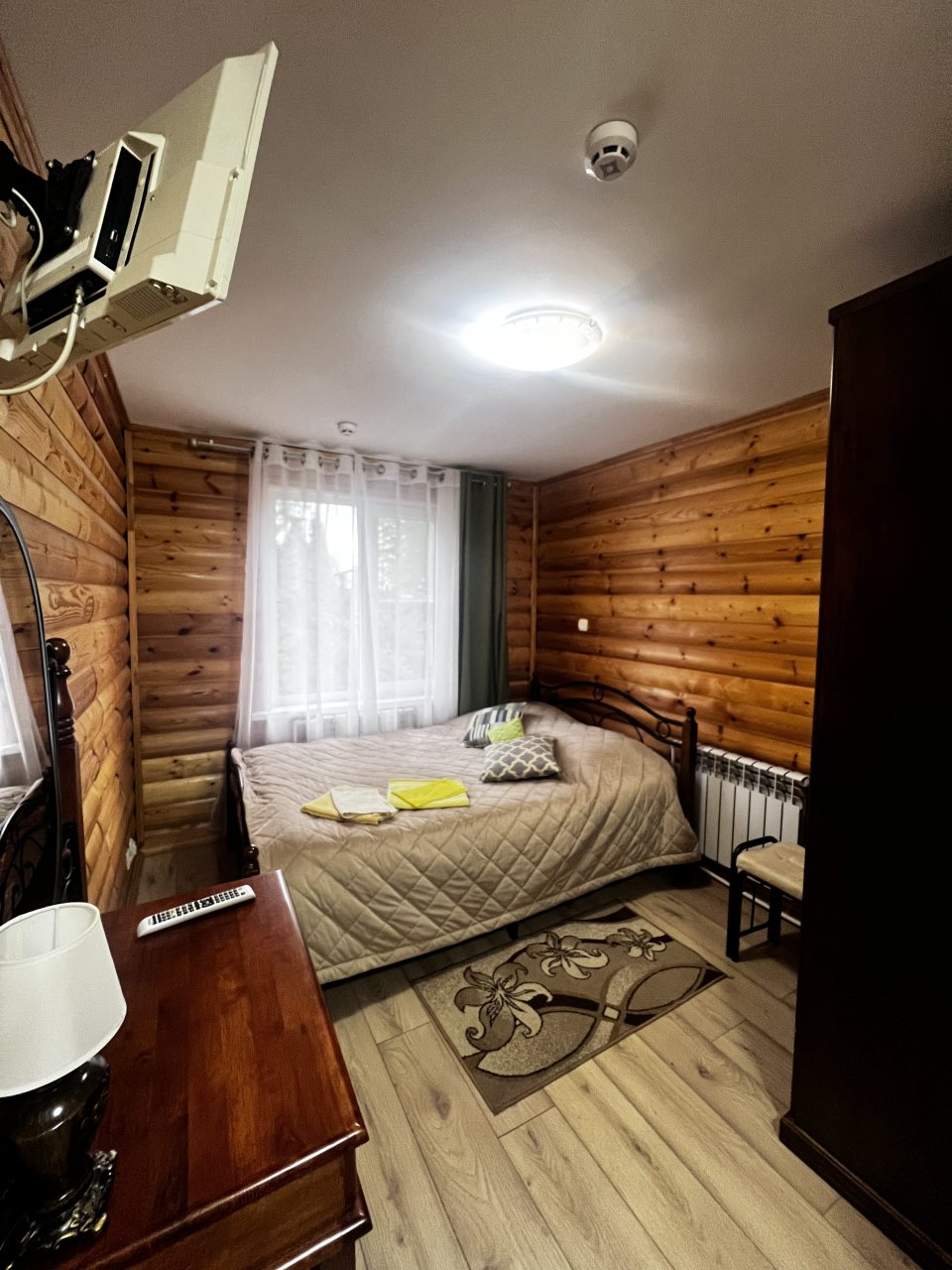 Апартаменты (Коттедж с 3  спальнями), Гостевой дом Комфорт