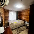 Апартаменты (Коттедж с 3  спальнями), Гостевой дом Комфорт