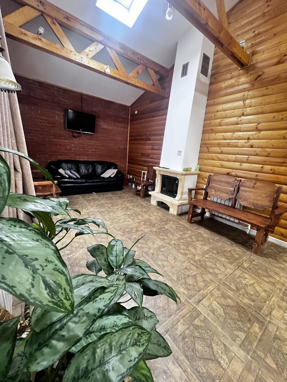 Апартаменты (Коттедж с 3  спальнями), Гостевой дом Комфорт