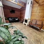 Апартаменты (Коттедж с 3  спальнями), Гостевой дом Комфорт